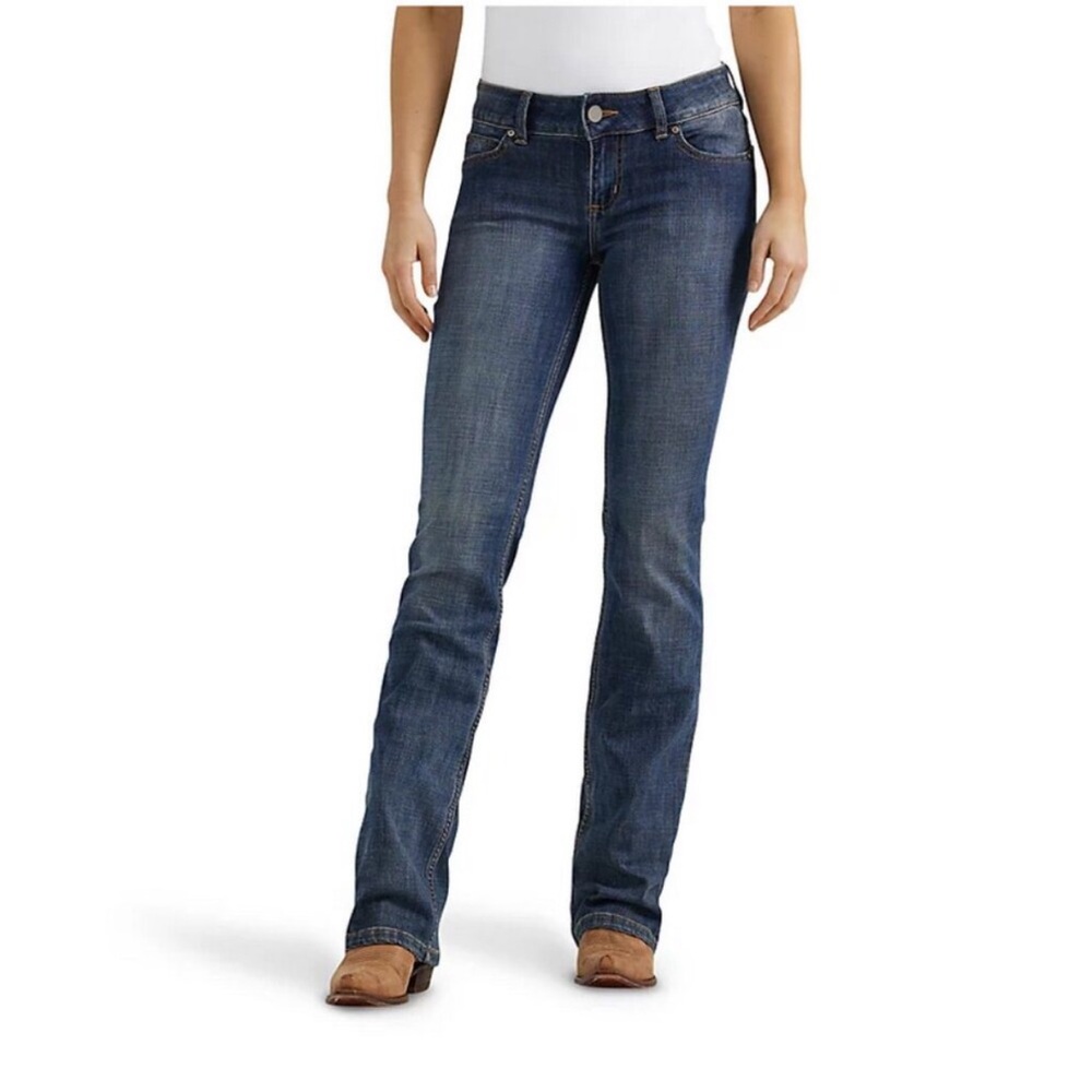 Wrangler Essential boot cut jeans. Size 10.